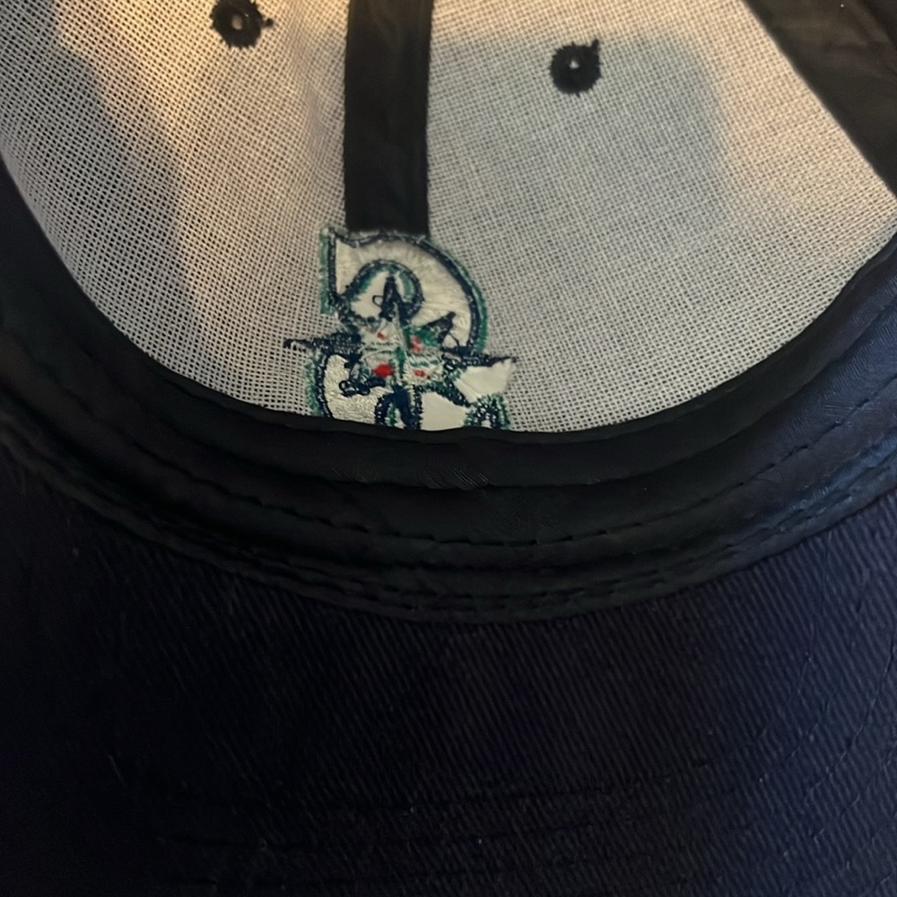 Seattle Mariners Hat - Picture 5 of 6